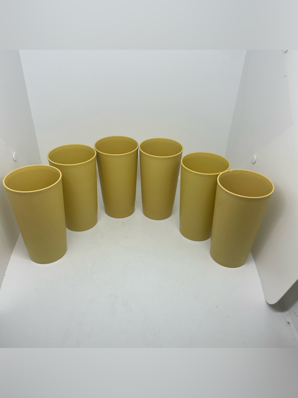 Tupperware Harvest Gold Plastic Tumblers - Set of 6
